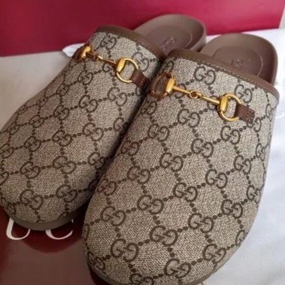 Gucci mule slippers in GG Supreme canvas - Picture 1 of 10
